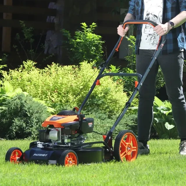 Бензиновая газонокосилка Patriot PT 51M Бензиновая газонокосилка Patriot PT 51M